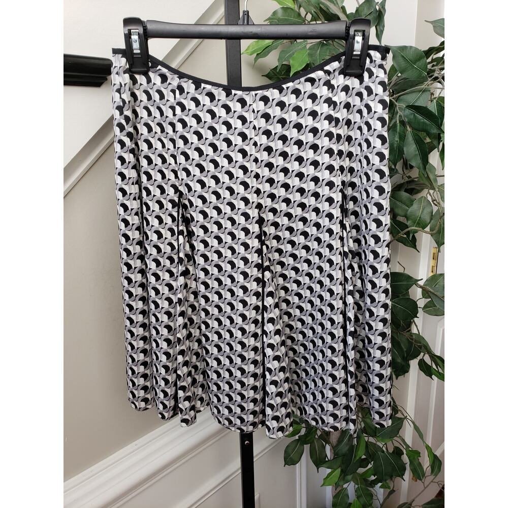 Women's Pleated A-Line Skirt Black White Geometric Print Polyester Size Medium